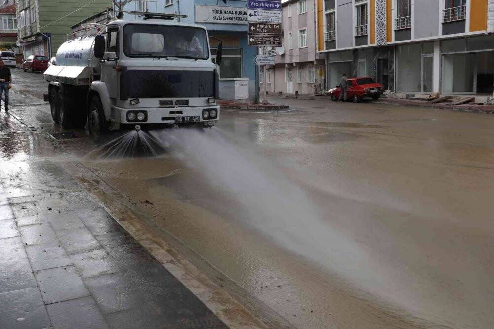 Samsun'da dolu ve sağanak
