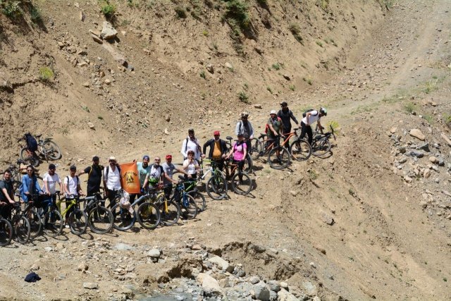 30 kişilik grup 50 kilometre pedal çevirdi