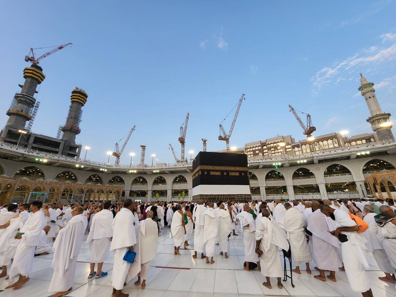 aa-20220622-28230954-28230918-mekkeye-ulasan-haci-adaylari-ibadetlerine-basladi.jpg