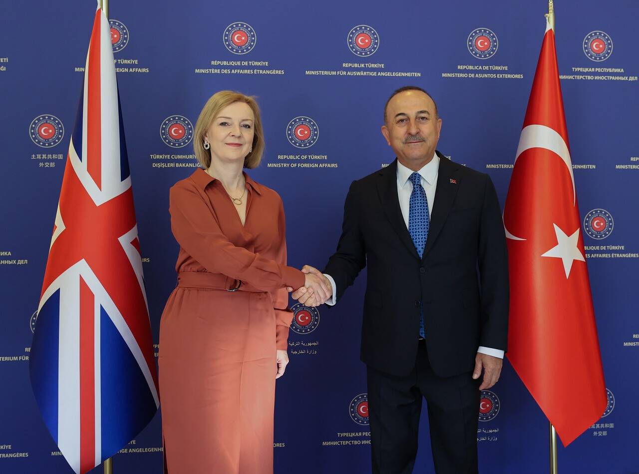 aa-20220623-28232375-28232374-disisleri-bakani-cavusoglu-ingiltere-disisleri-bakani-truss.jpg
