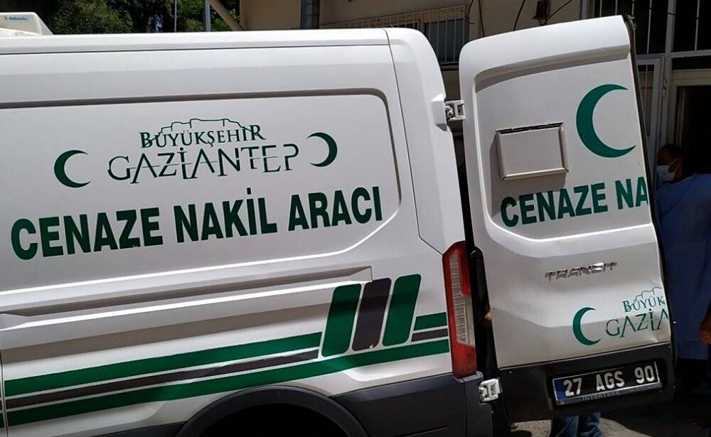 Cezaevindeki oğlunu ziyaretten dönerken kazada öldü