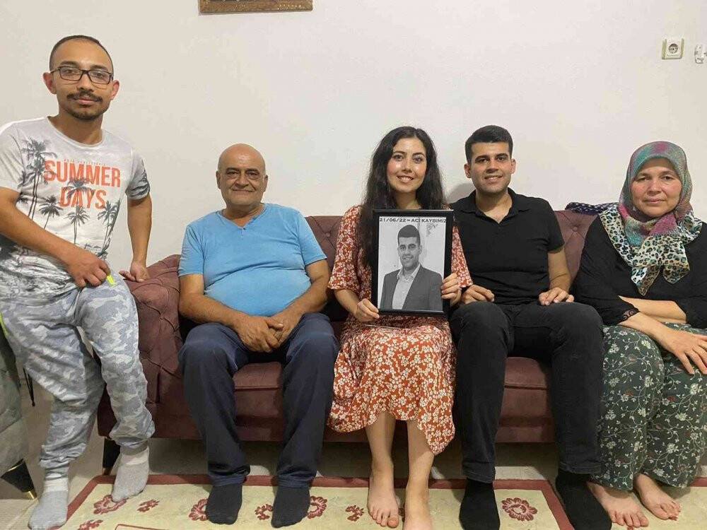 Gelin ile damada düğünlerinde cenaze töreni sürprizi