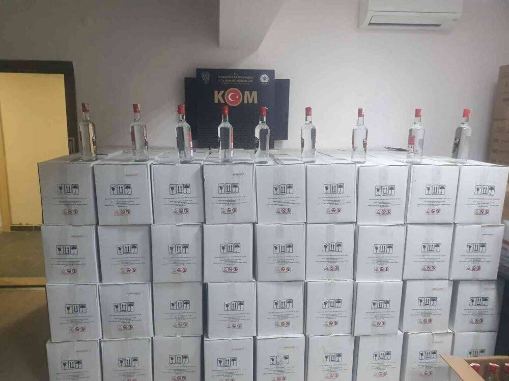 Manavgat’ta 12 ton 620 litre kaçak alkol ele geçirildi