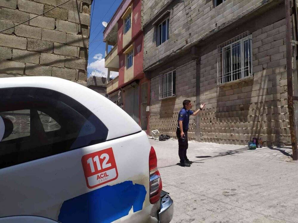 Mutfak tüpüyle balkona çıktı, mahalleye panik yaşattı