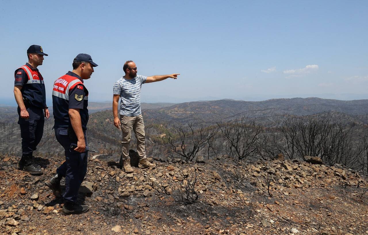 aa-20220624-28247848-28247838-marmaristeki-yangindan-etkilenen-yaban-hayvanlari-icin-devriye-gorevi.jpg