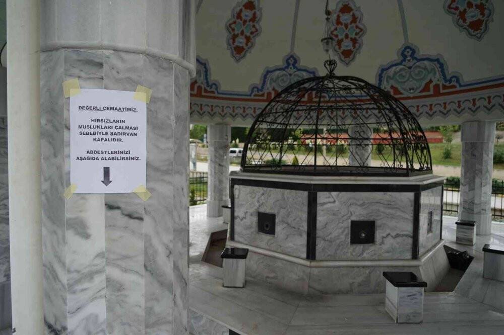 Cami cemaati şadırvanın musluklarının çalındığını görünce şaşkına döndü