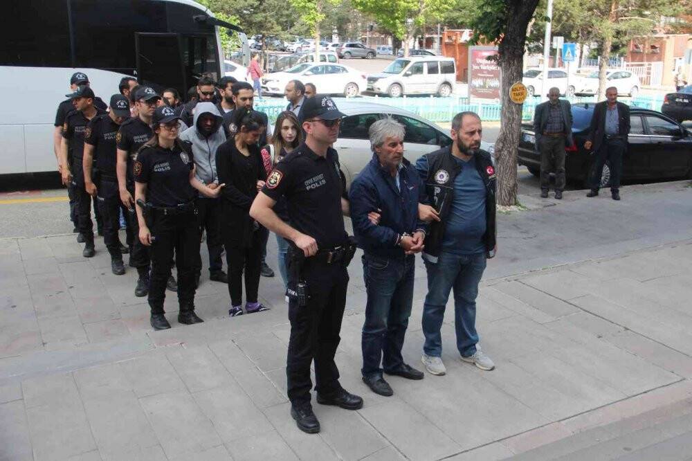 Erzurum’da ‘Torba Patlatma Operasyonu’: 9 gözaltı
