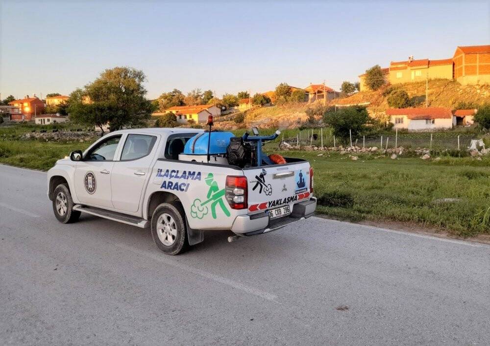 İlaçlama ekipleri 7/24 saat sokakta