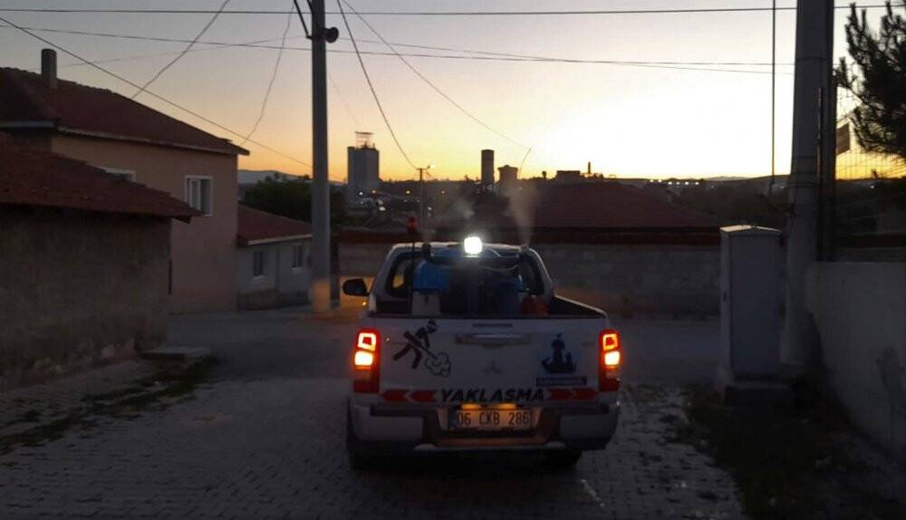 İlaçlama ekipleri 7/24 saat sokakta