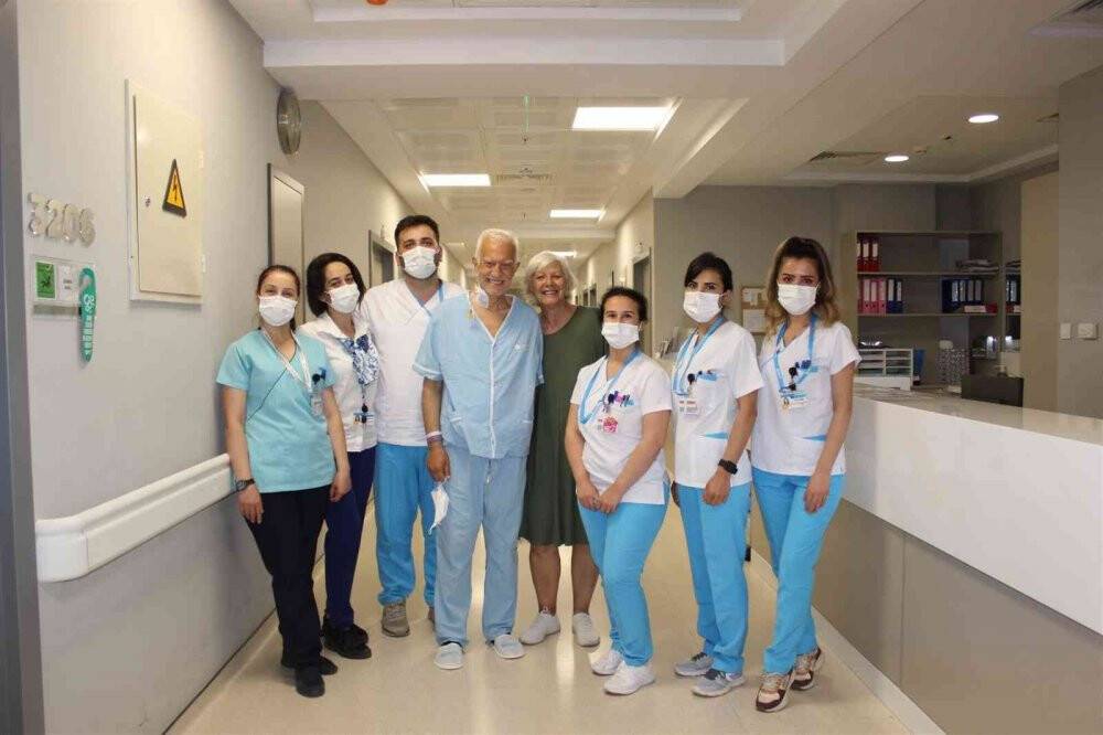 “İleri yaş böbrek nakline engel değil”