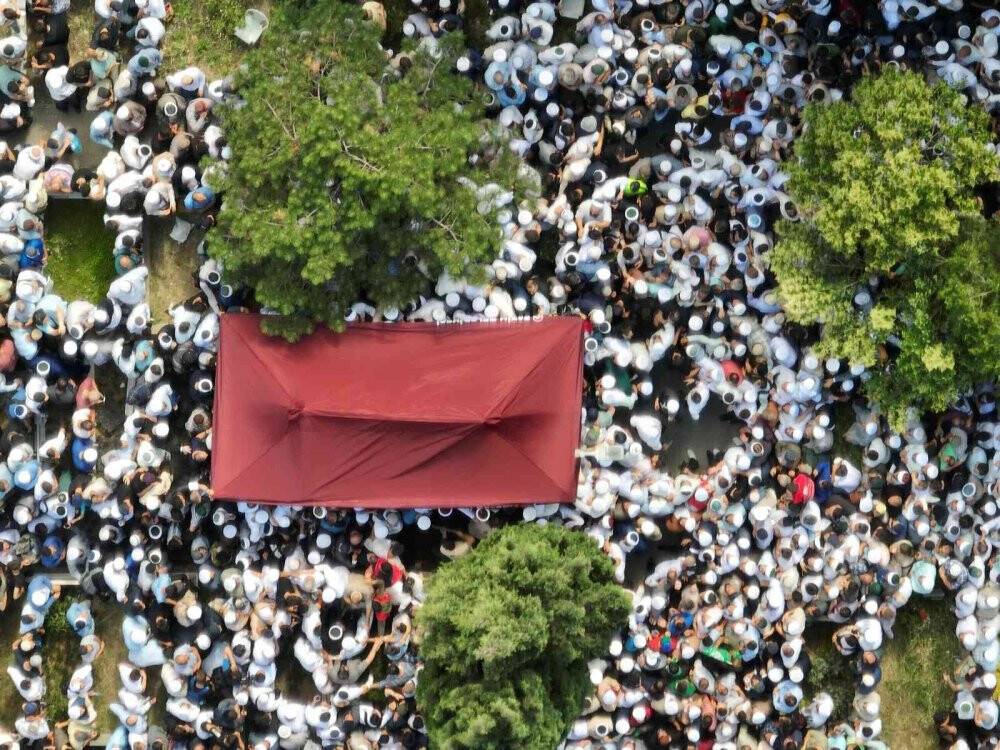 Mahmut Ustaosmanoğlu hocaefendi toprağa verildi