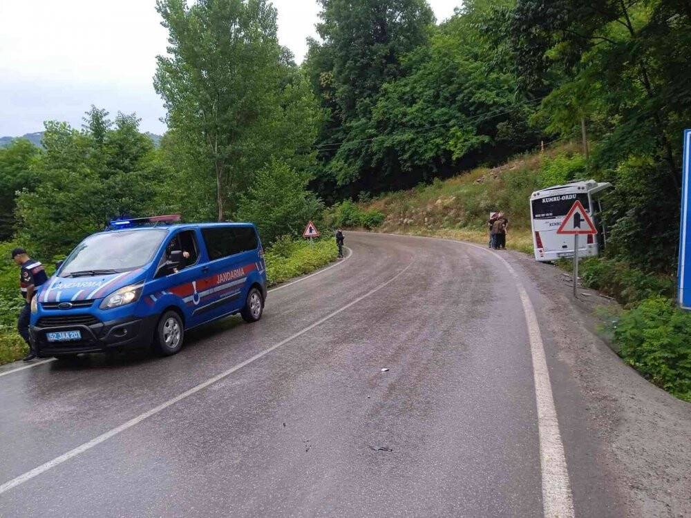 Ordu’da midibüs ile kamyon çarpıştı: 3 yaralı