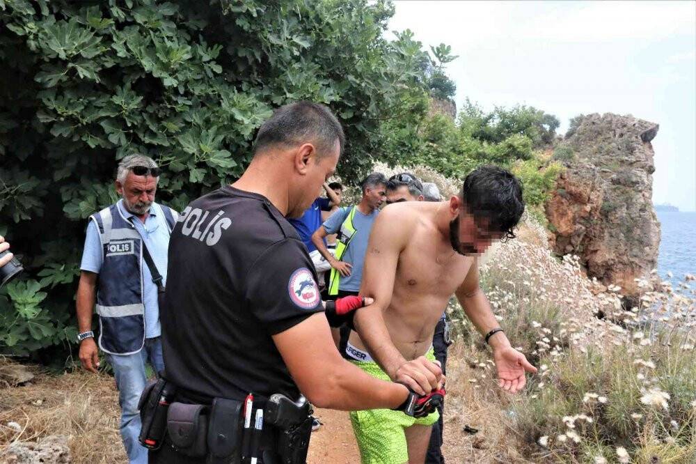 Polise mukavemet gösterdiler, önüne gelenden şikayetçi oldular