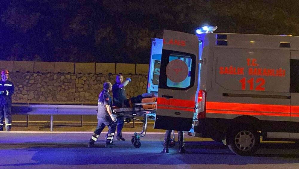 TEM’de kamyonet ile hafif ticari araç çarpıştı: 7 yaralı