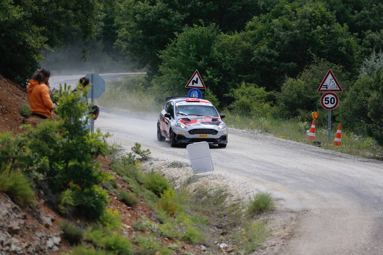 aa-20220625-28256712-28256708-turkiye-ralli-sampiyonasinin-ucuncu-ayagi-tamamlandi.jpg