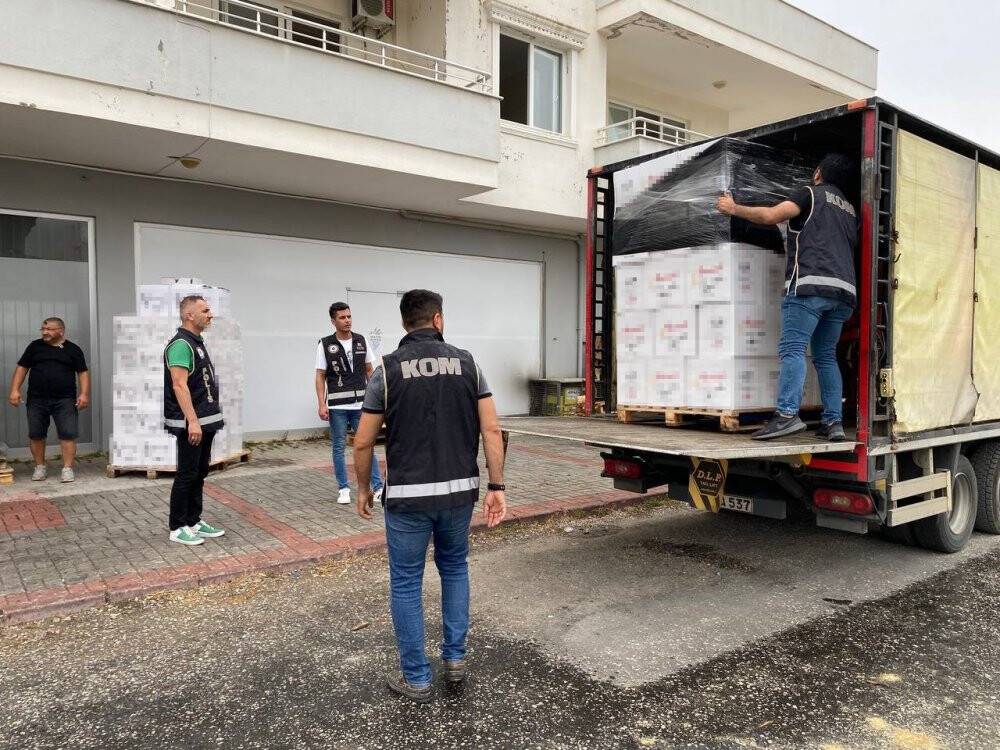 Alanya’da 5 bin 236 şişe kaçak içki ele geçirildi