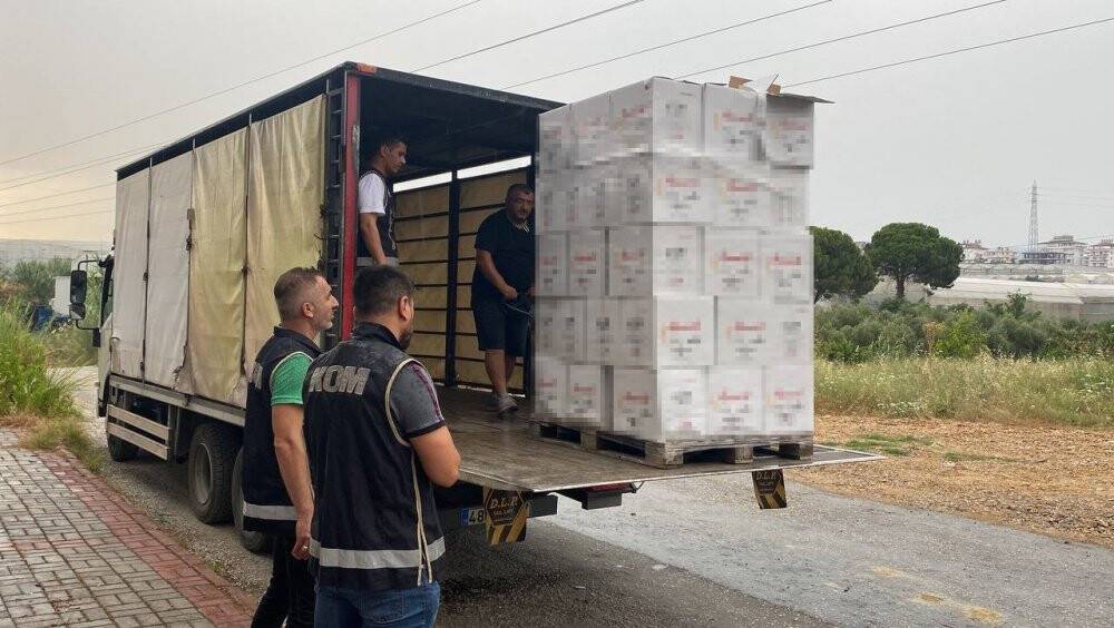 Alanya’da 5 bin 236 şişe kaçak içki ele geçirildi