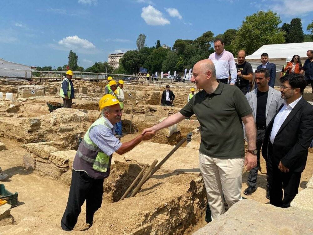 Bakan Karaismailoğlu:  "Haydarpaşa Garı'ndaki restorasyonla  dünyada bir ilk olacak”