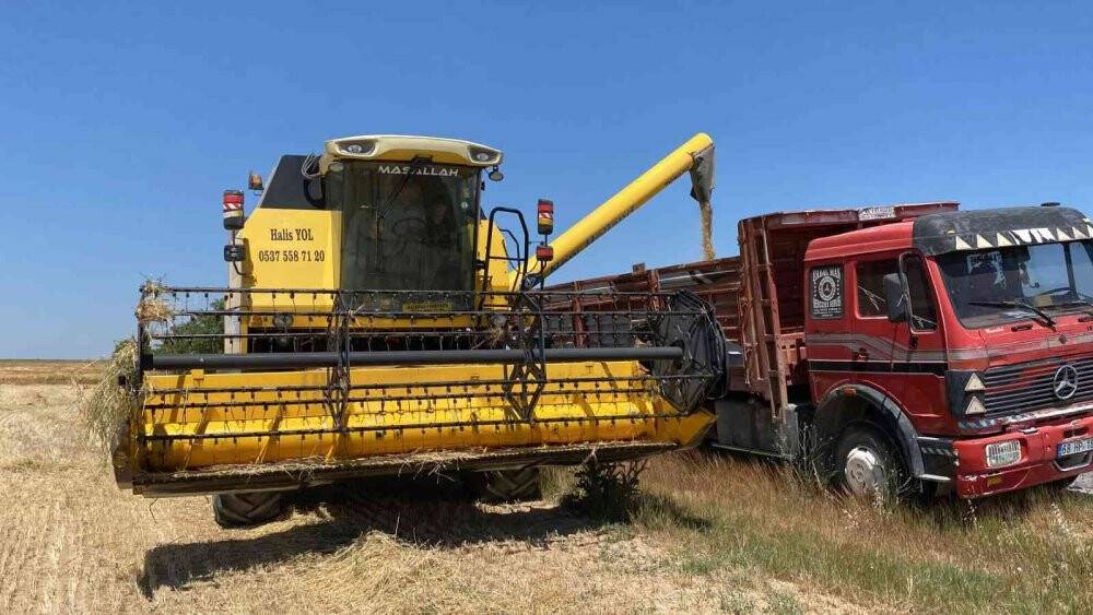 Biçerdöver tarlalara girdi