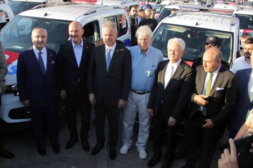 Bakan Soylu: “Suriye’de toplamda 240 bin evi yapıp tamamlayacağız”
