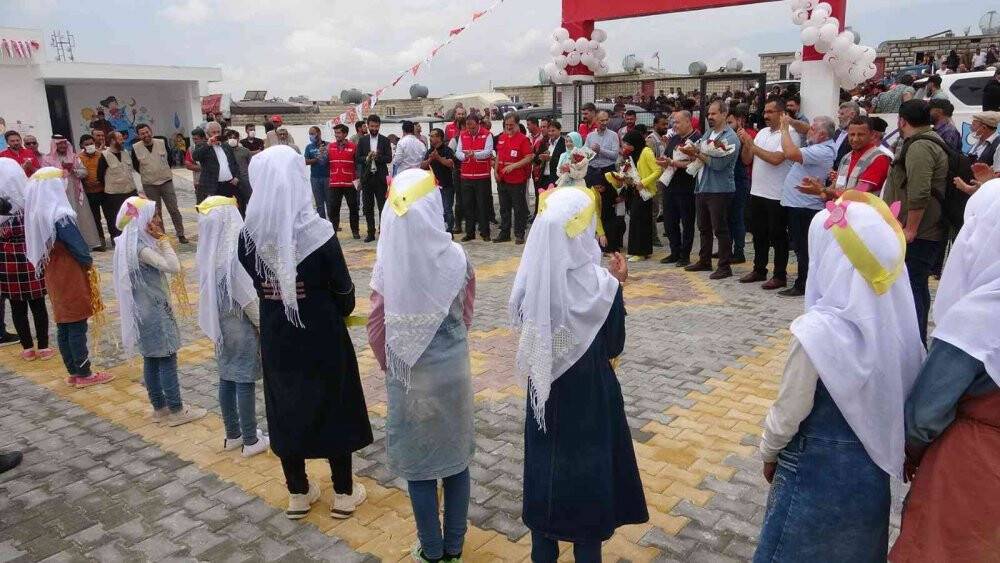 İdlib’te 901 aile briket eve kavuştu