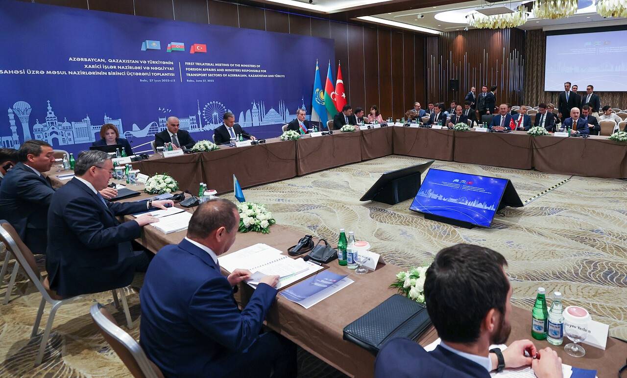 aa-20220627-28266272-28266265-turkiyeazerbaycankazakistan-disisleri-ve-ulastirma-bakanlari-toplantisi.jpg