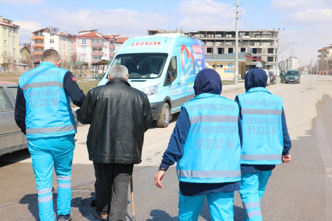 aa-20220627-28270187-28270186-beysehirde-evde-bakim-hizmetleri-suruyor.jpg