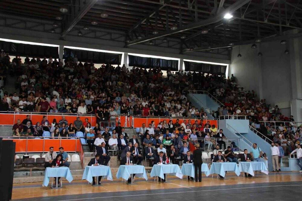 Akşehir Halk Oyunları Grup Yarışması'na ev sahipliği yaptı