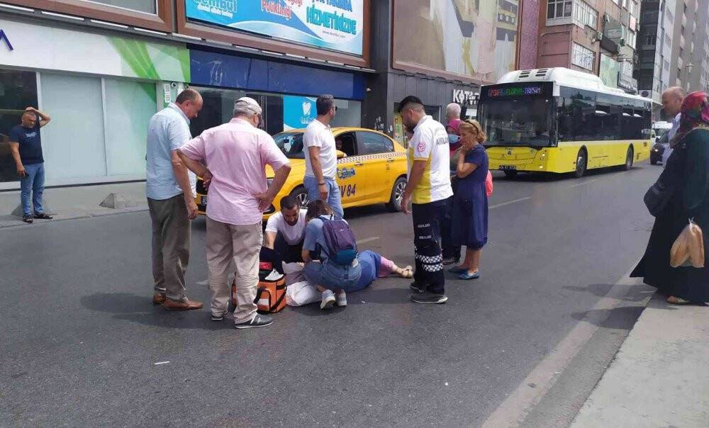 Bahçelievler’de ambulans yayaya çarptı