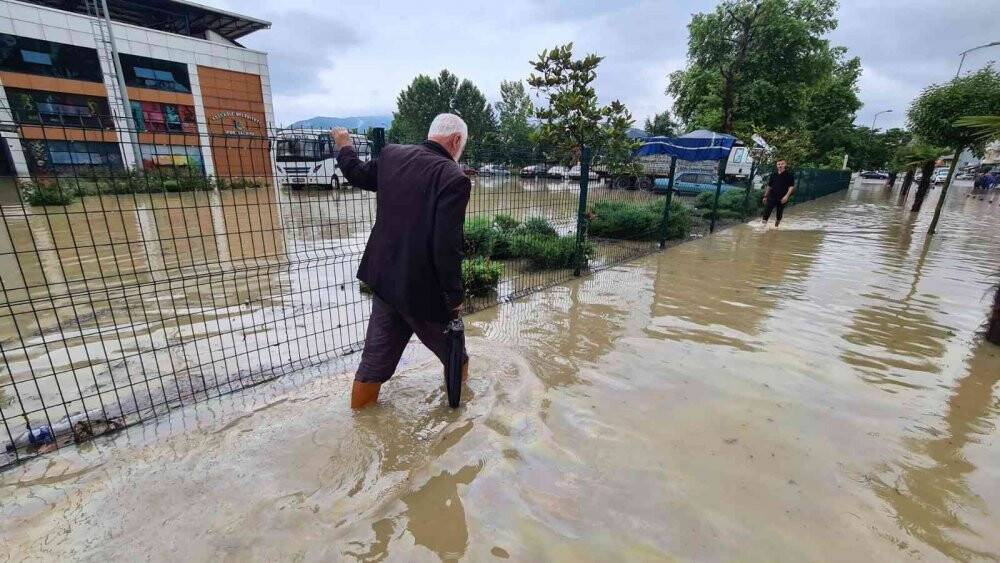 Bartın’da sel suları Kozcağız beldesini vurdu