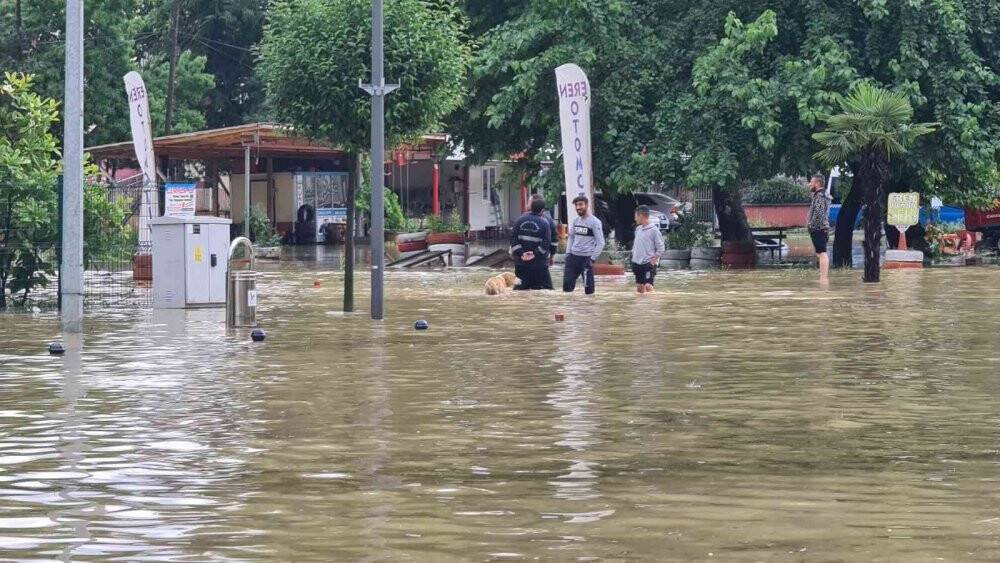 Bartın’da sel suları Kozcağız beldesini vurdu