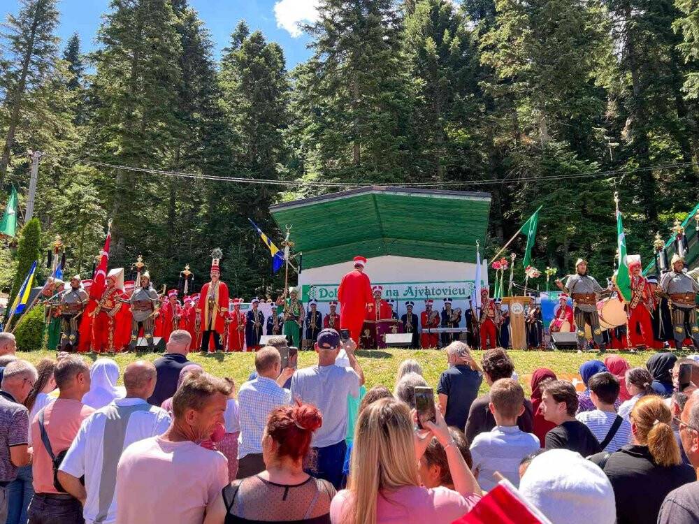 Başkanlar Bosna-Hersek'teki Ayvaz Dede Şenlikleri’nde boşnakların coşkusuna ortak oldu