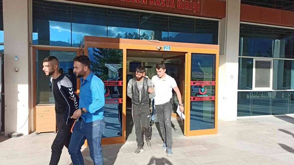 Çaldıkları motosikletlerle Konya’ya gidemeden yakalandılar