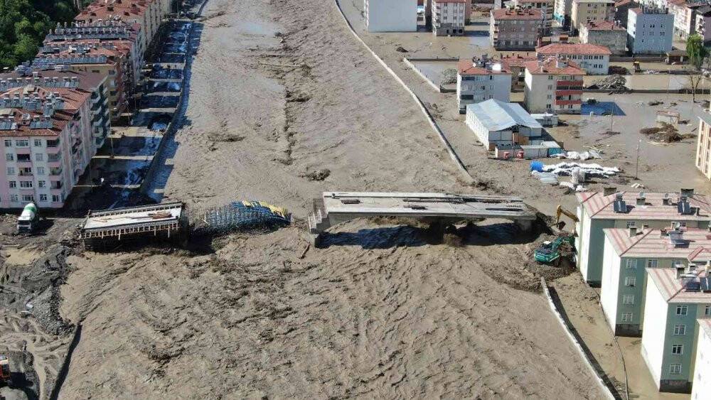 Kastamonu'da aşırı yağış sele neden oldu