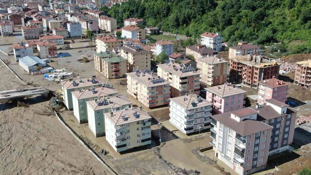 Kastamonu'da aşırı yağış sele neden oldu
