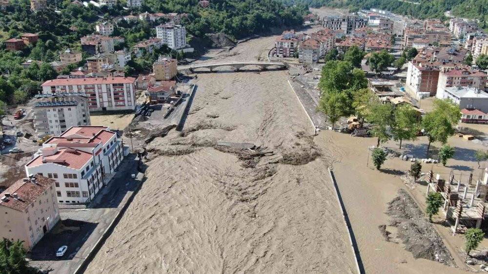 Kastamonu'da aşırı yağış sele neden oldu