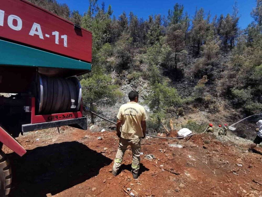 Marmaris’te yanan alanların soğutma çalışmaları devam ediyor