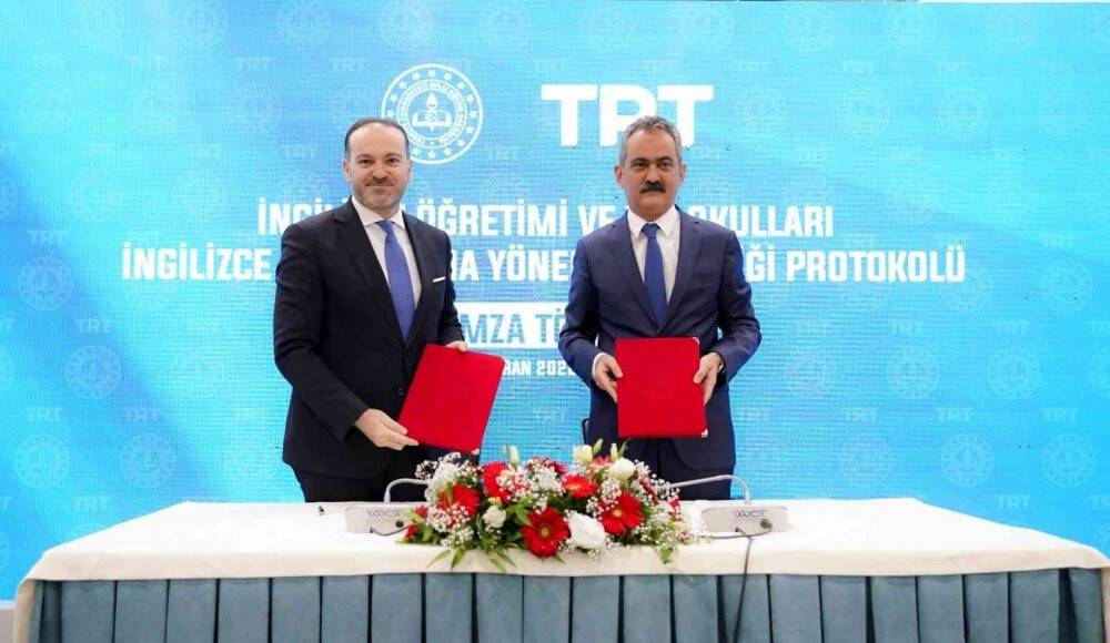 Milli Eğitim Bakanı Mahmut Özer İngilizce ve Arapça kursları açacakları müjdesini verdi