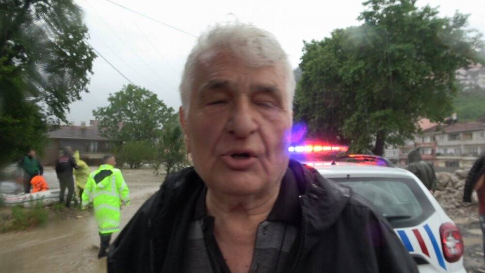 Selde mahsur kalan vatandaşlar botlarla tahliye ediliyor