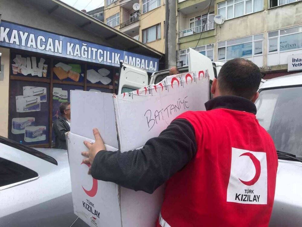 Türk Kızılay’ı Kdz. Ereğli Şubesi afet bölgesine yardıma gitti