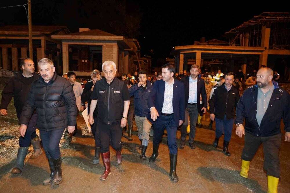 Bakan Kurum: "Yaşanan sel felaketinde 1 kişi kayıp olarak aranıyor"