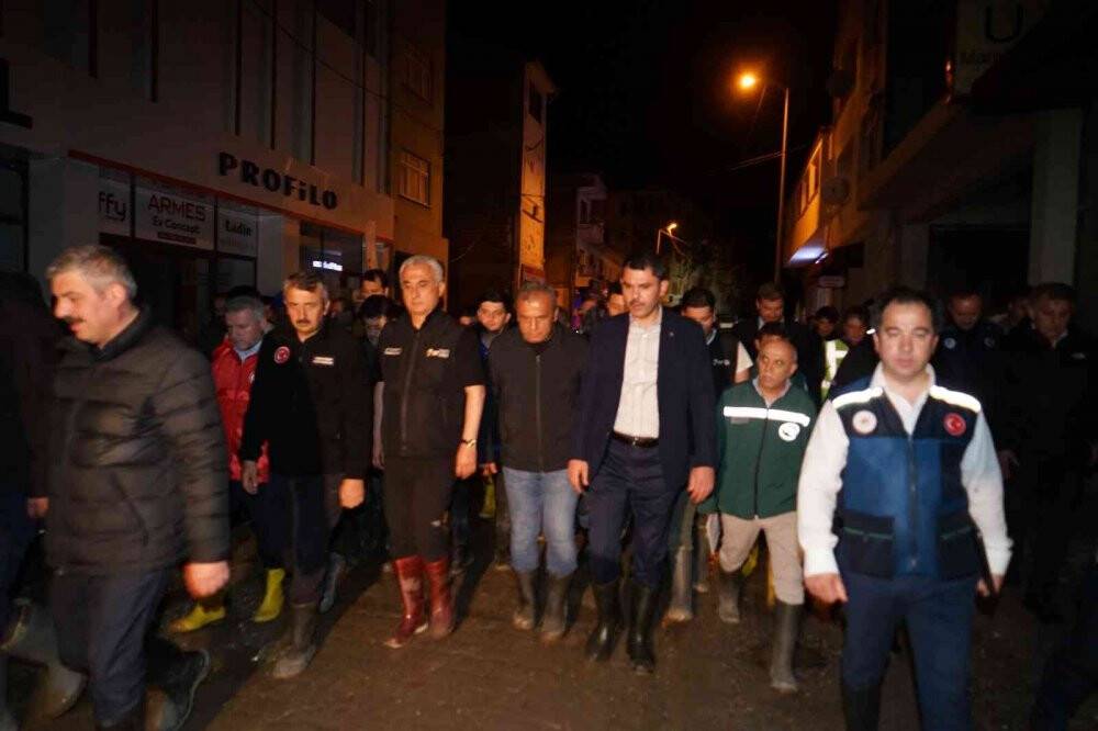 Bakan Kurum: "Yaşanan sel felaketinde 1 kişi kayıp olarak aranıyor"