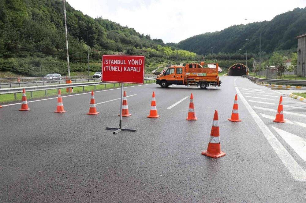 Bolu Dağı Tüneli’nde toprak kayması İstanbul yönünü kapattı