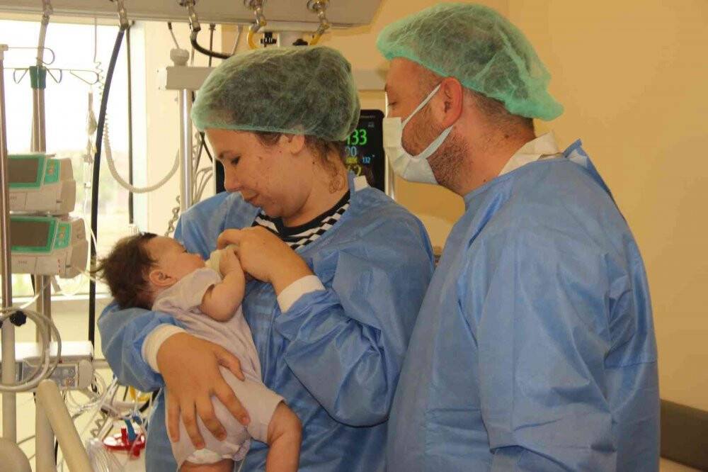 Dört aylık bebeğin 300 binde bir görülen rahatsızlığı Konya’da şifa buldu
