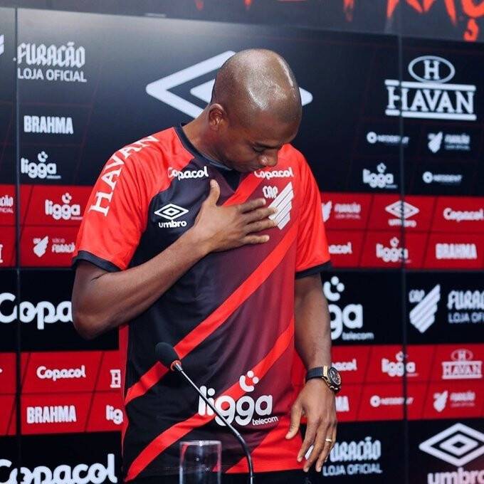 Fernandinho 17 yıl sonra yuvaya döndü