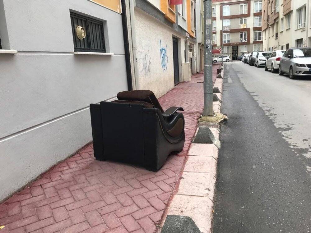 Kaldırımlar çöplük değil