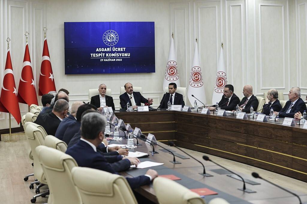 aa-20220629-28289452-28289451-asgari-ucret-tespit-komisyonu-toplantisi-basladi.jpg