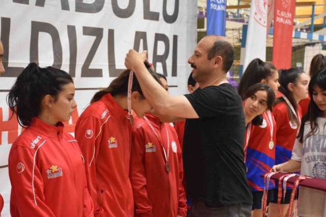 Afyonkarahisar’da ANALİG Badminton Çeyrek Final müsabakaları sona erdi