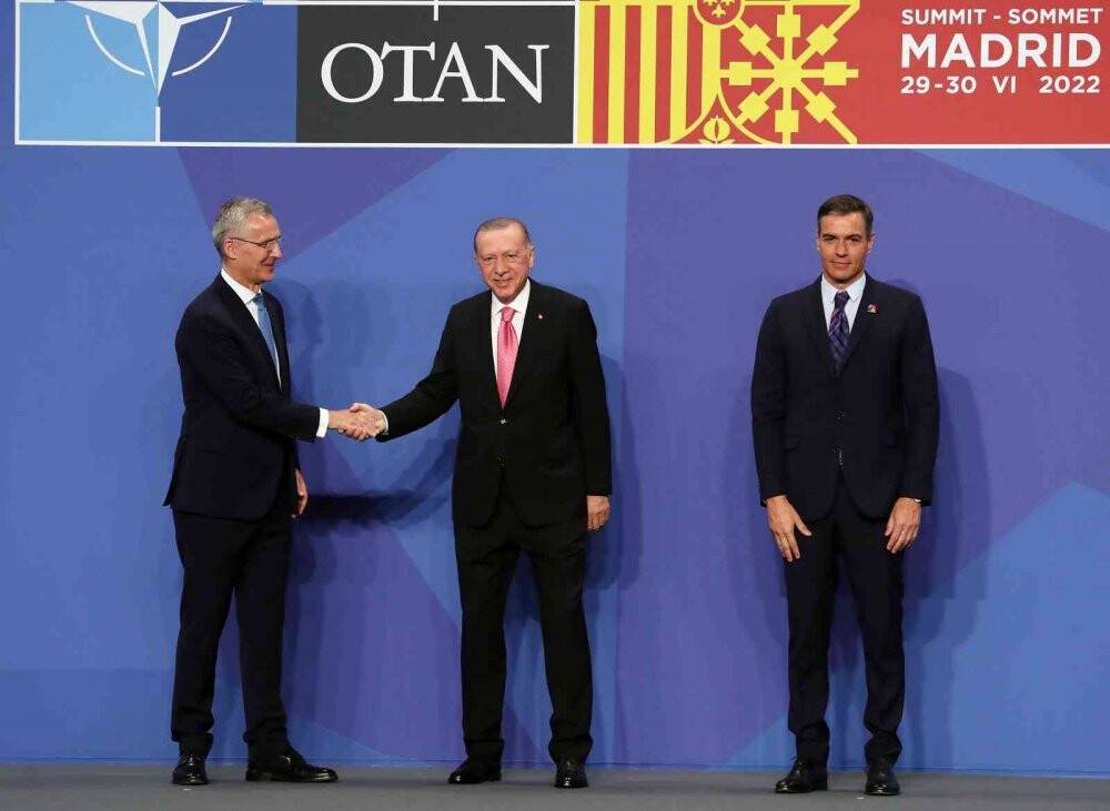 Cumhurbaşkanı Erdoğan, NATO Zirvesi’nde aile fotoğrafı çekimine katıldı