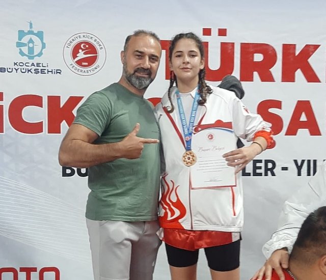 Nisrem Uçar Yılmaz, kick boksta Türkiye şampiyonu oldu